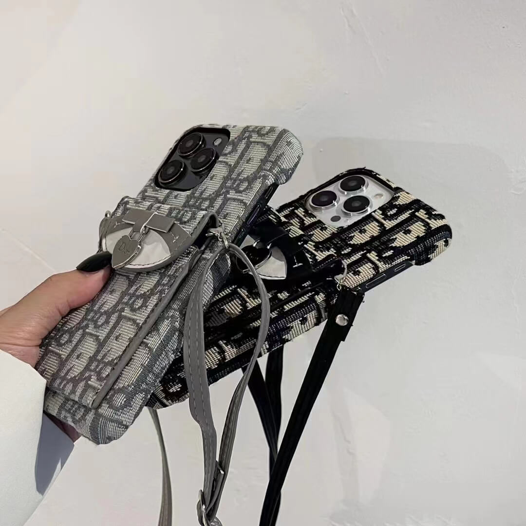 Card Holder With Chain – MagSafe Premium Phone Case