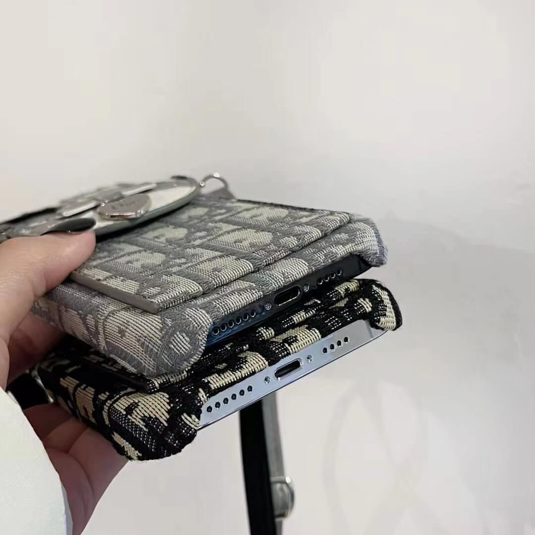 Card Holder With Chain – MagSafe Premium Phone Case