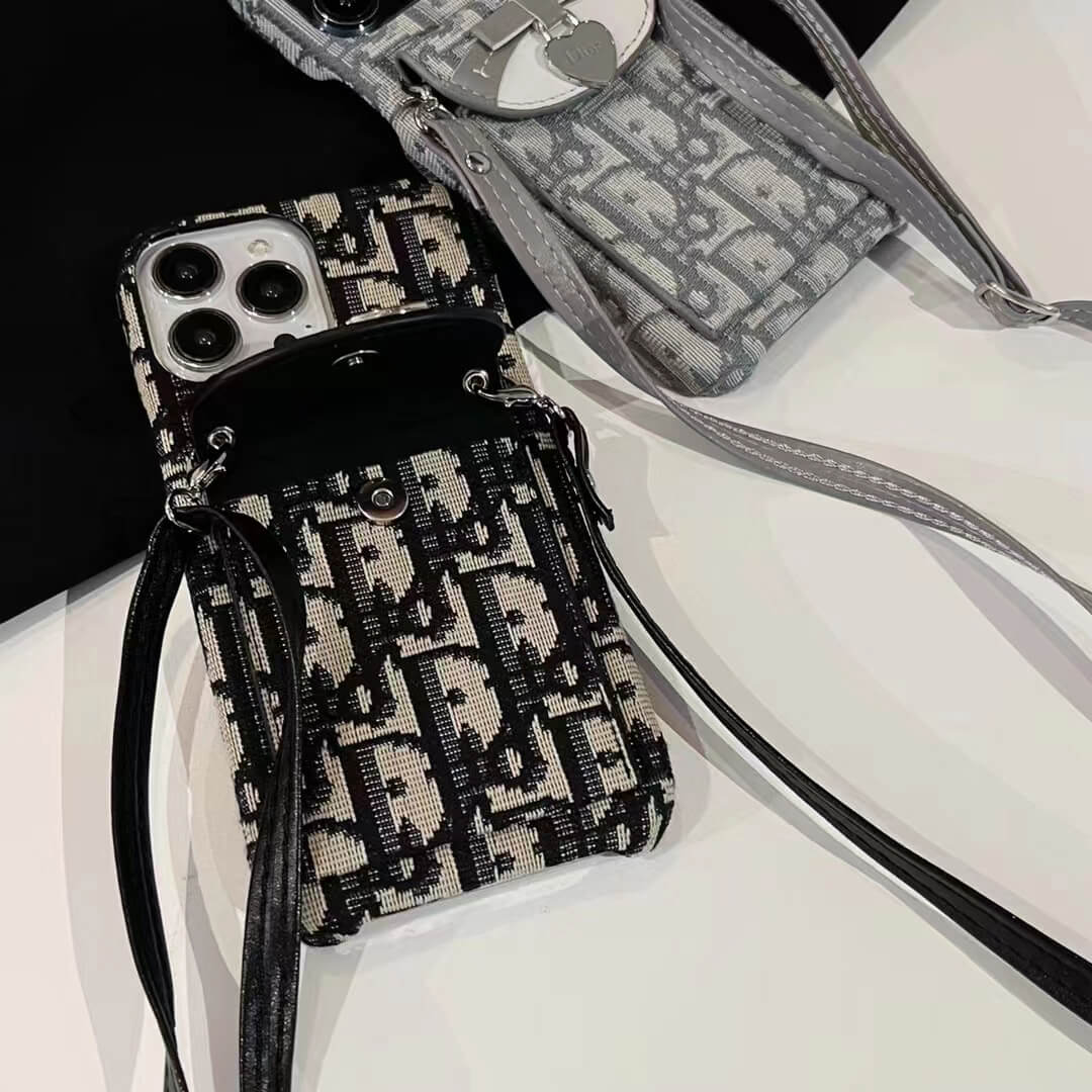 Card Holder With Chain – MagSafe Premium Phone Case