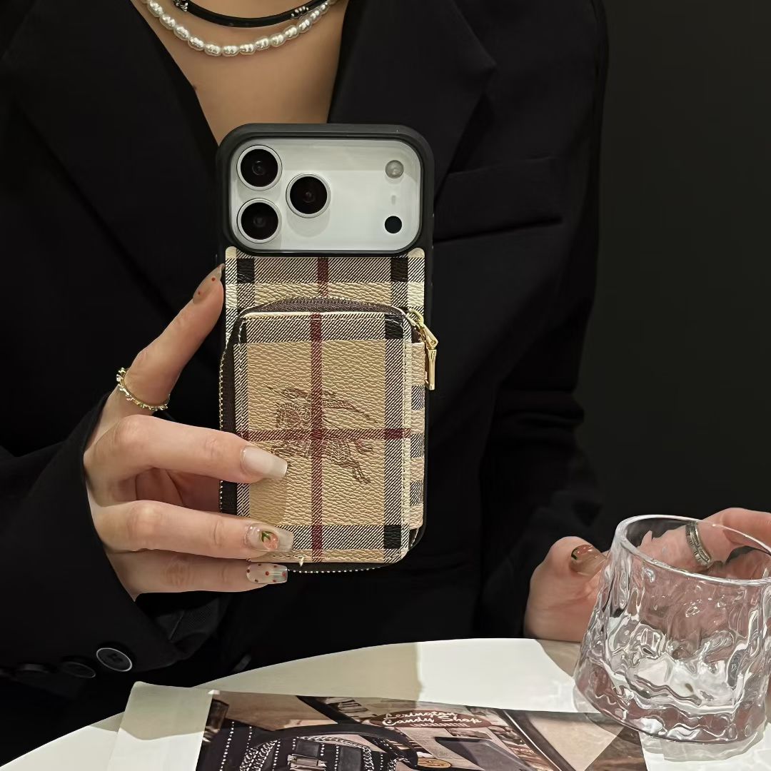iPhone 17 with Walled Holder– Luxury Designer Phone Case