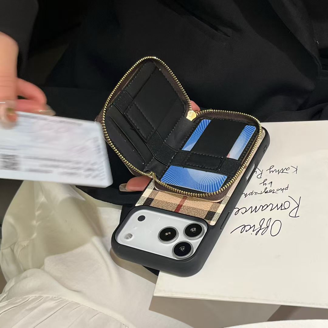 iPhone 17 with Walled Holder– Luxury Designer Phone Case