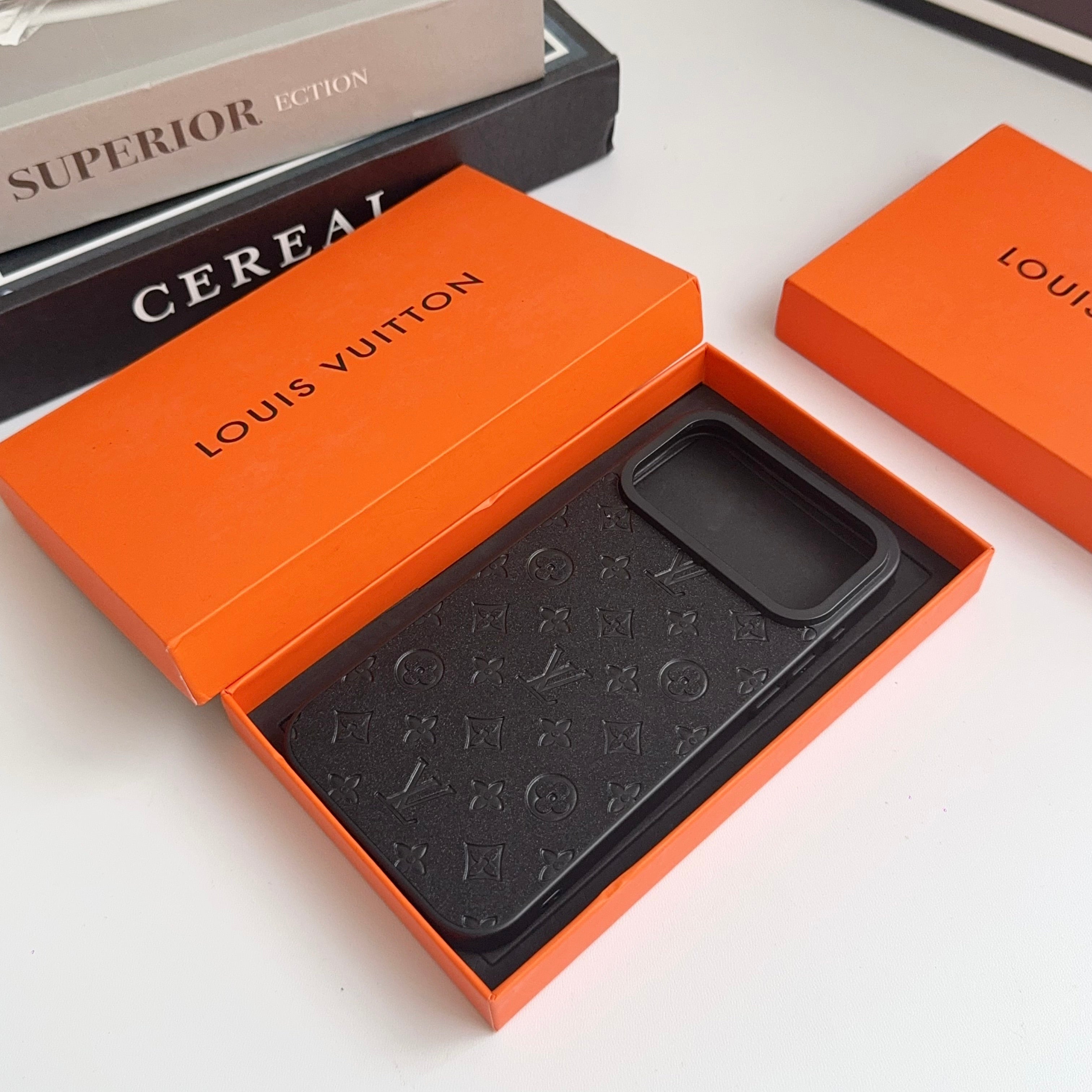 iPhone 17 Pro Max – Slim Clear Phone Case